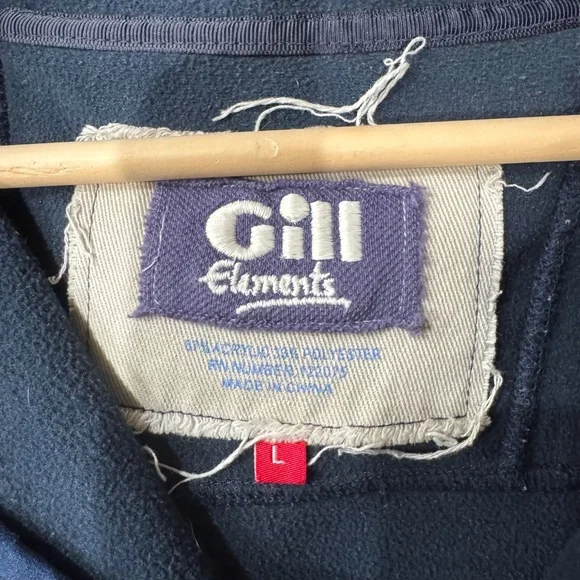 Gill Elements Quarter Zip. - Picture 3 of 3